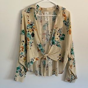 Sadie & Sage Tan/Cream Floral Tie Front Top